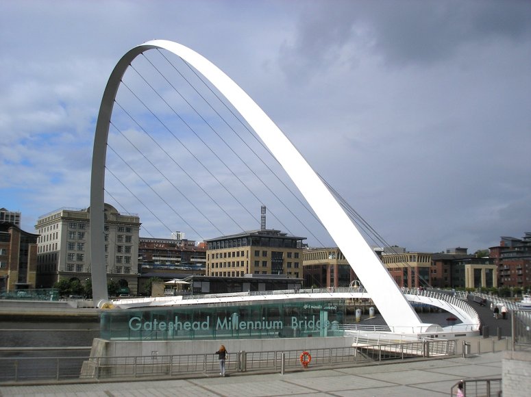 lusas_9151_1_gateshead_bridge_aug06_775