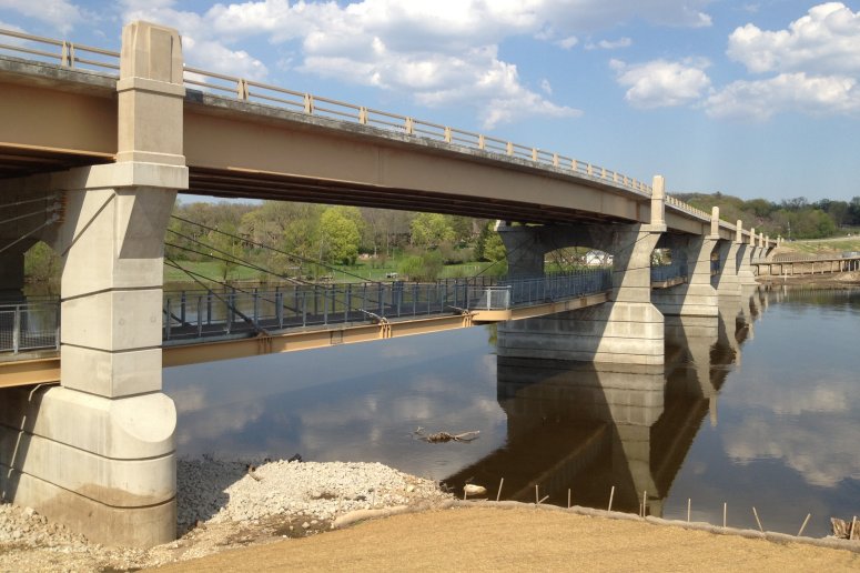 lusas_9206_2_red_gate_benesch_side_775